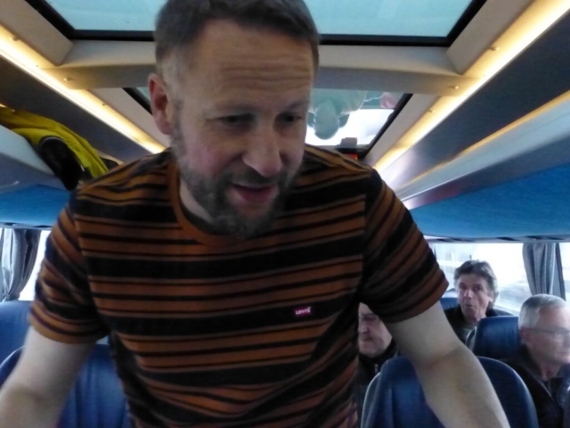 1_Bus_Hinreise_16_LR